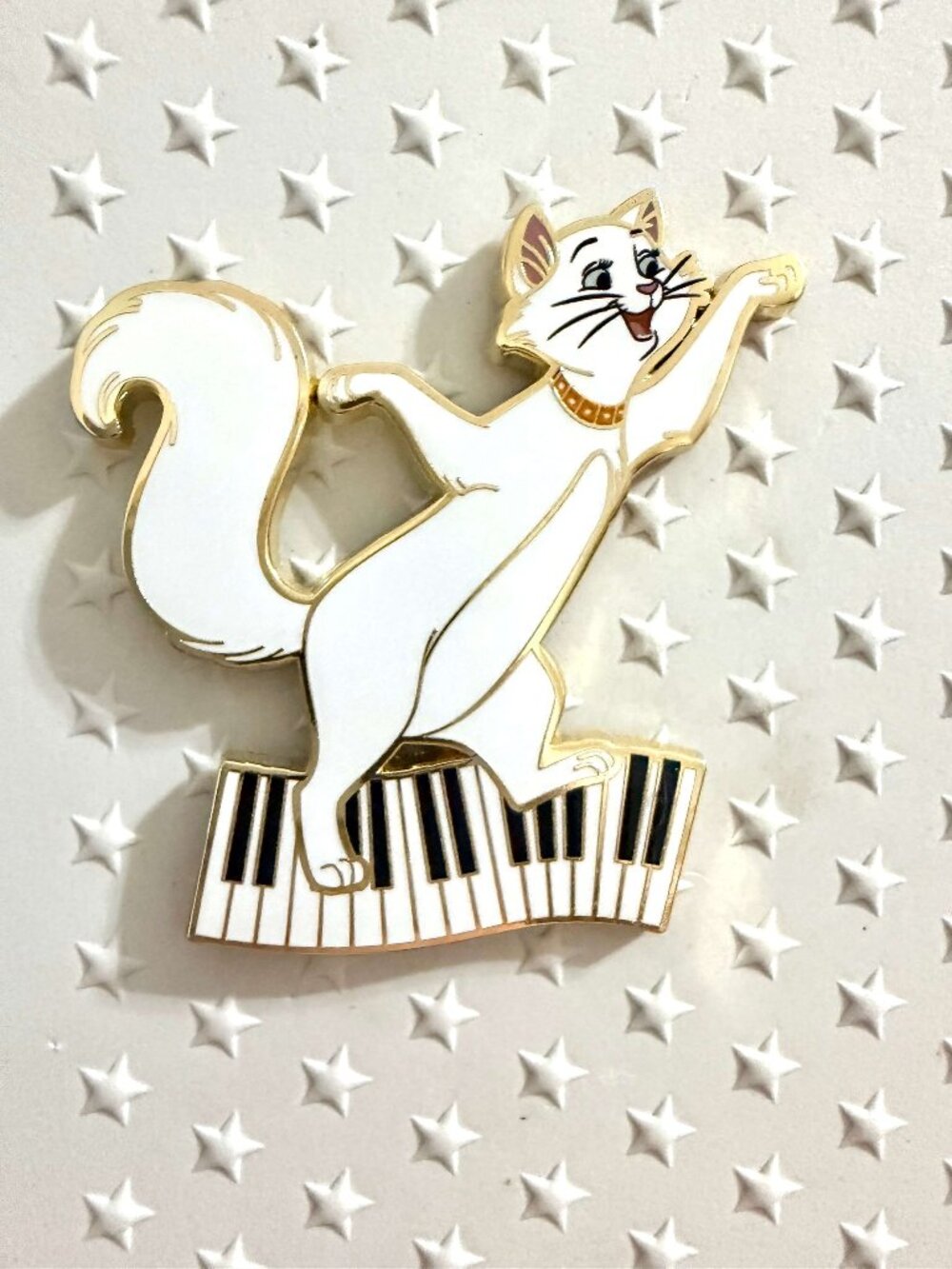 Duchess Jumbo Gold Chaser PALM Aristocats Piano Mystery Disney Pin